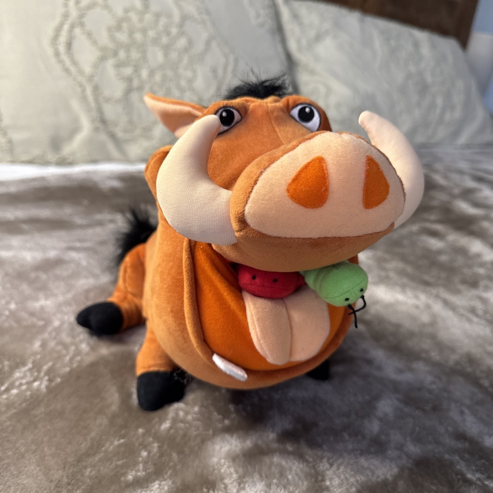 2002 Hasbro The Lion King Feed Me Pumbaa Talking Plush With Two Bugs SEE VIDEO